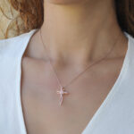 Σταυρός γυναικείος με λευκές πέτρες  - Image 2