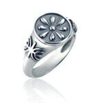 Δαχτυλίδι ασημένιο με κεφαλή αρχαίου ελληνικού ανθεμίου και στο πλάι το δελφικό έψιλον